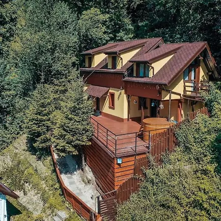 Holiday home Pinewood